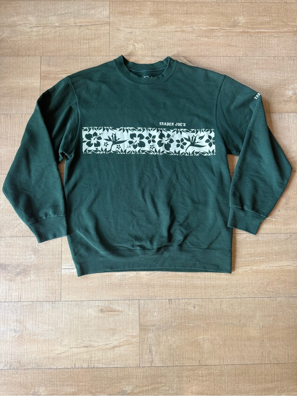 Trader Joe’s Crew Uniform Sweatshirt dark Green Floral M Fruit of the Loom BEST